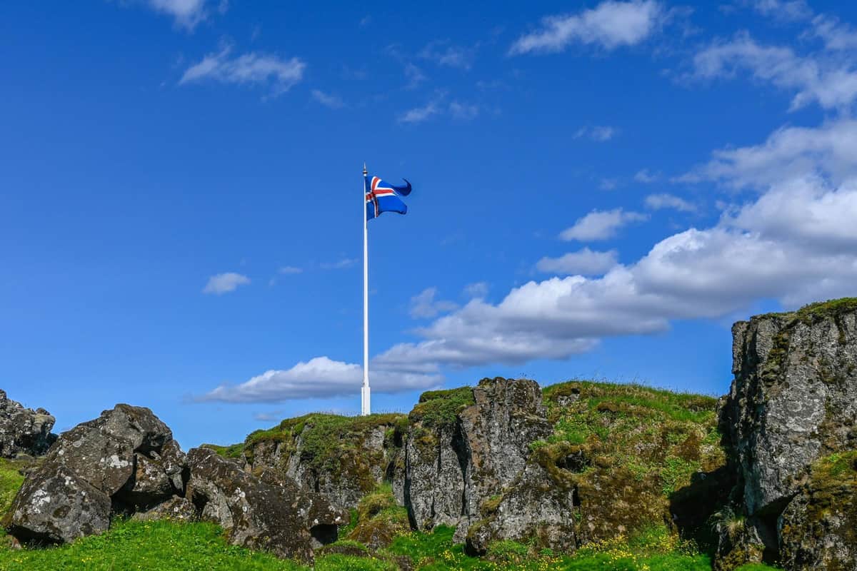 Circolo d'Oro e Laguna Segreta: Tour da Reykjavík (Reykjavík) La bandiera islandese nel Parco Nazionale di Thingvellir