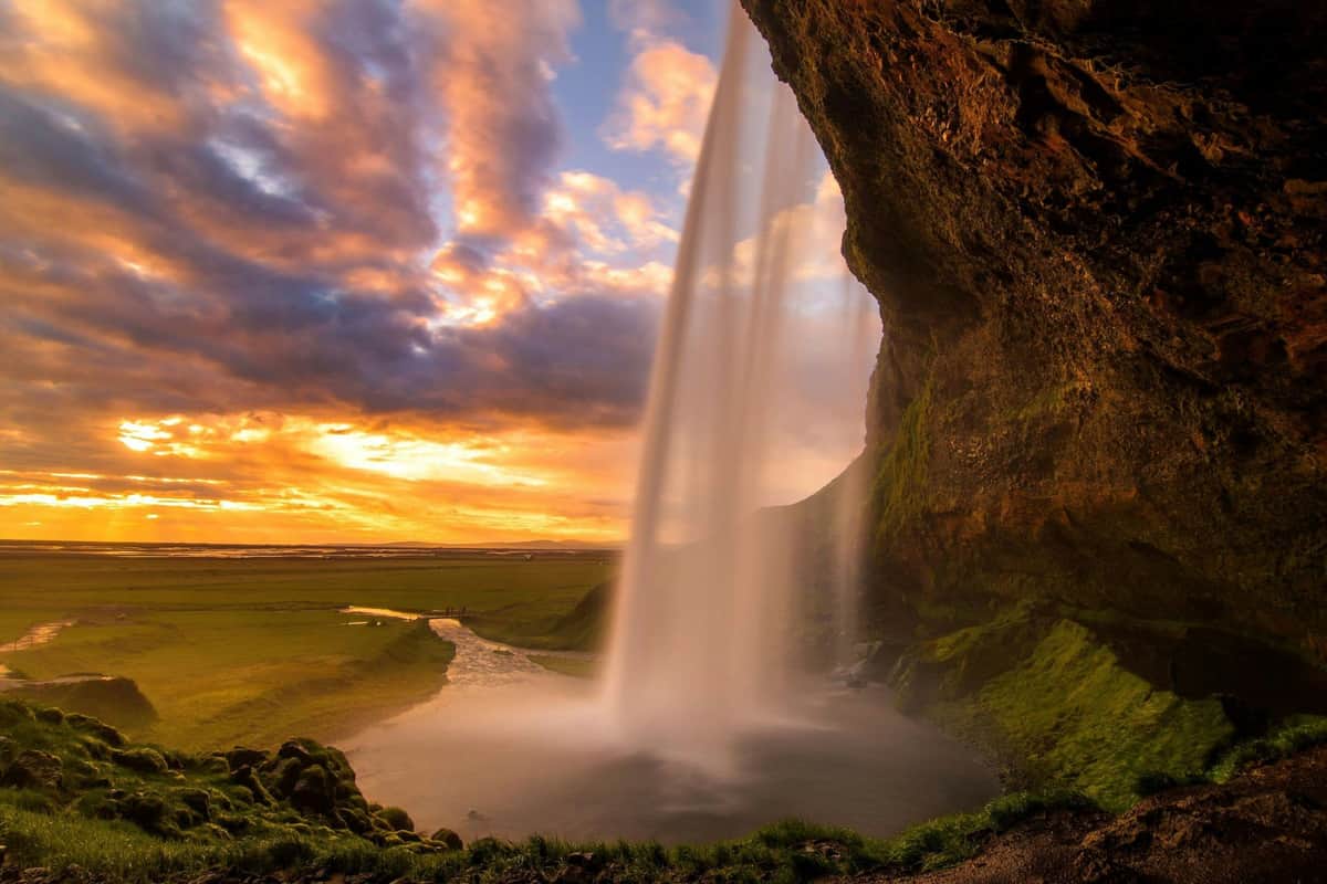 Sagas de la côte sud : Plage de sable noir, cascades et glacier (Reykjavik) Chute d'eau de Seljalandsfoss