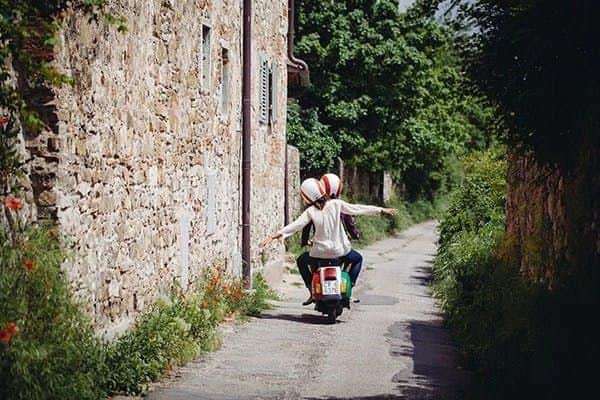 Toscane : Tour en Vespa depuis Florence Arrêt dans un vignoble toscan