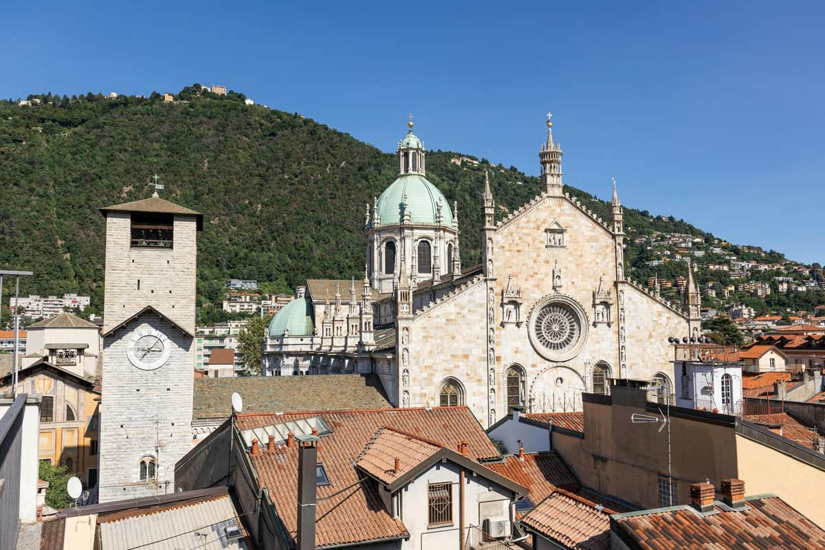 Fassade der Kathedrale von Como