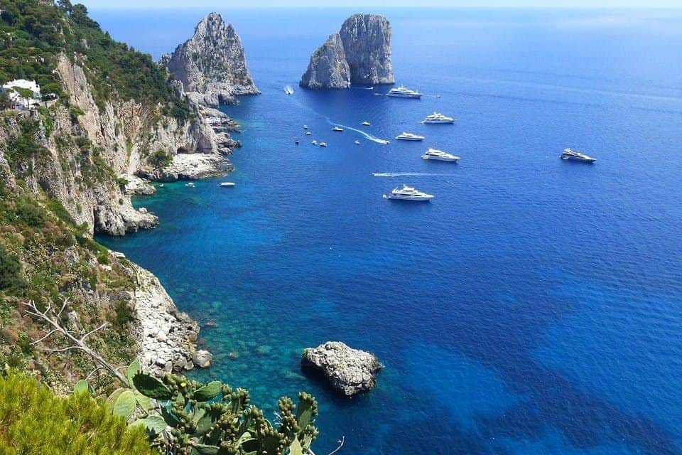Capri : excursion en bateau et arrêt baignade + aller-retour de Naples Capri