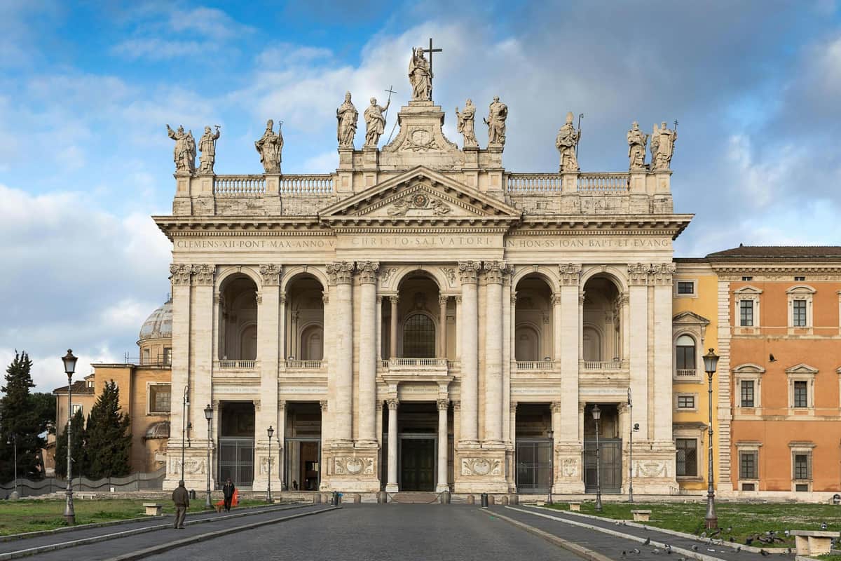 Fachada de la Basílica de San Juan de Letrán