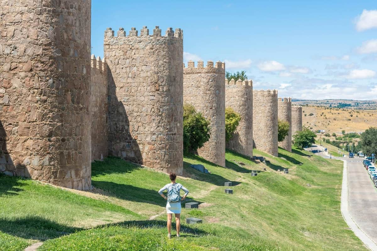 Tourist on Avila's wall