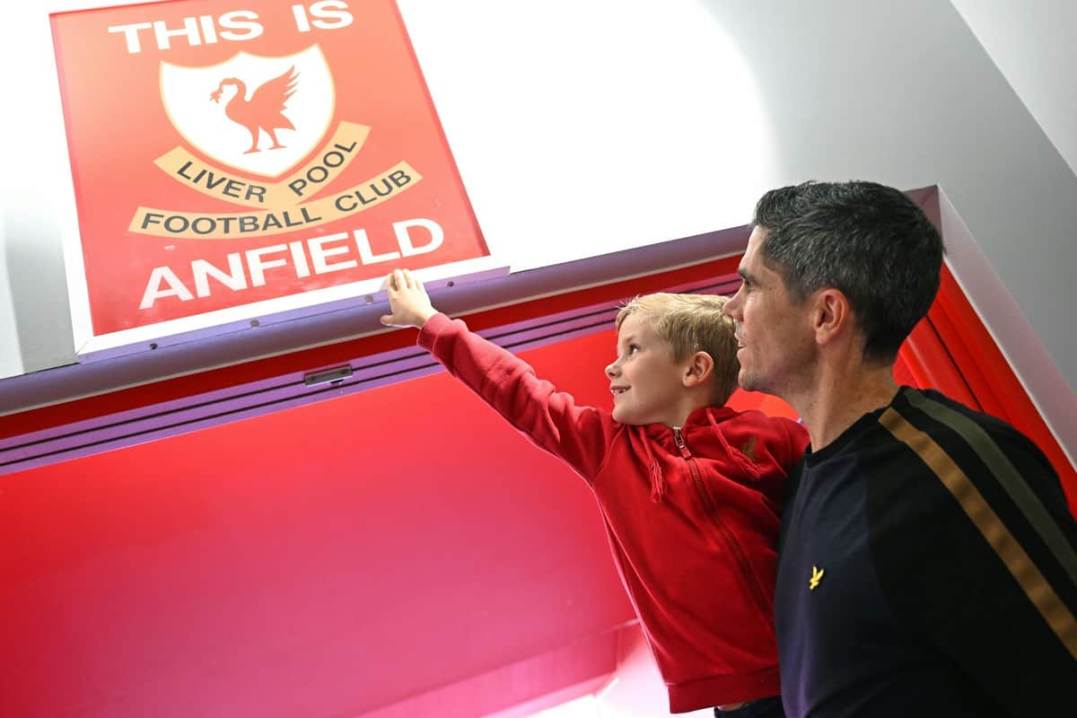 Visite guidée en train du stade et du musée du Liverpool Football Club depuis Londres Panneau Anfield