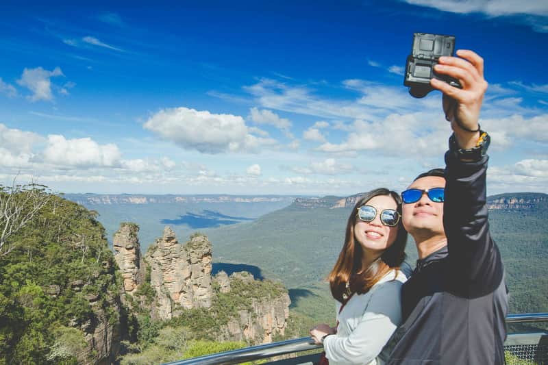 Selfie in front of the Three Sisters in the Blue Mountains