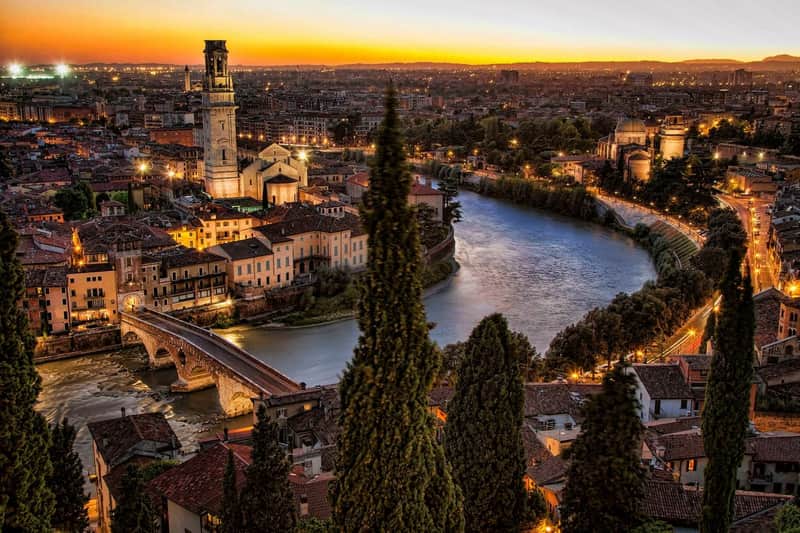 Verona & Lake Garda: Day Trip from Milan