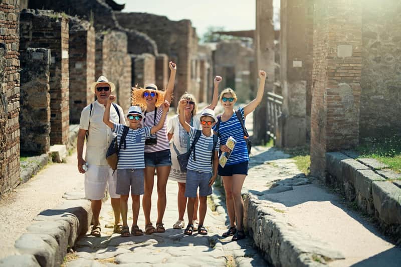 Pompeii & Herculaneum: Small Group Guided Tour with Lunch