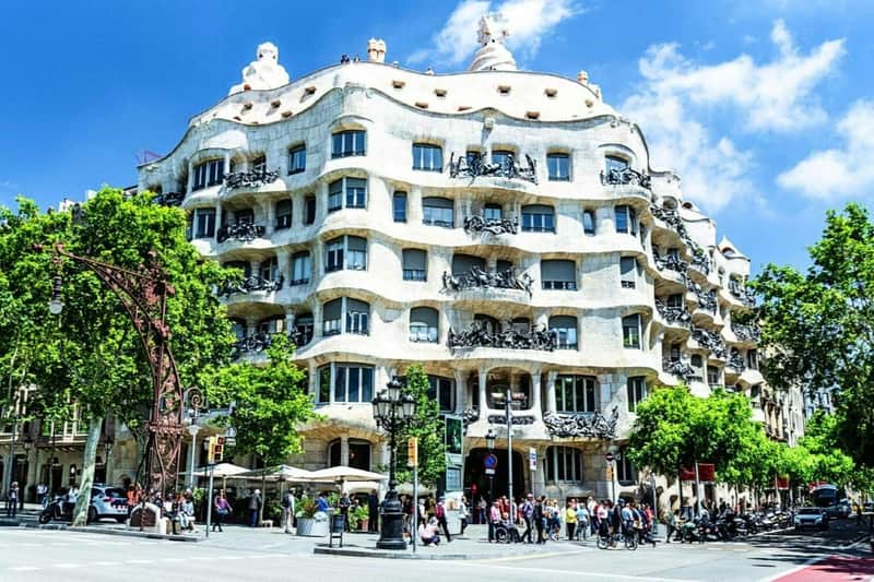 Barcelona y la obra de Gaudí: Excursión en autobús desde Malgrat de Mar y Santa Susana