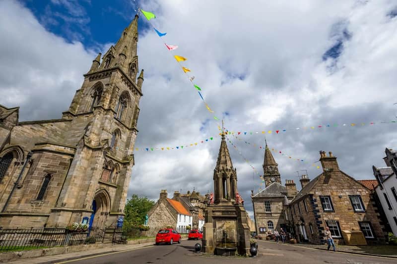 Outlander Tour with Doune Castle Entry (Edinburgh) Falkland a beautiful town with a palace favoured by Mary Queen of Scots as a country retreat.