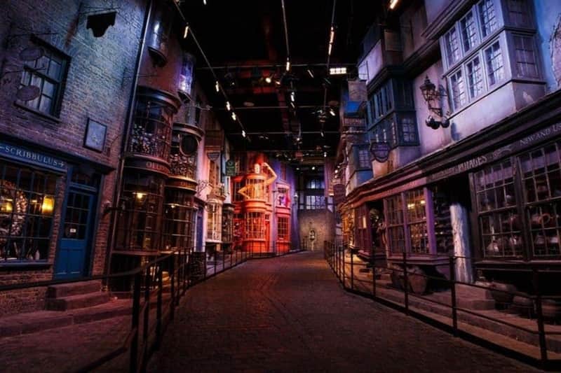 London: Warner Bros. Studio Tour + Roundtrip Transfer